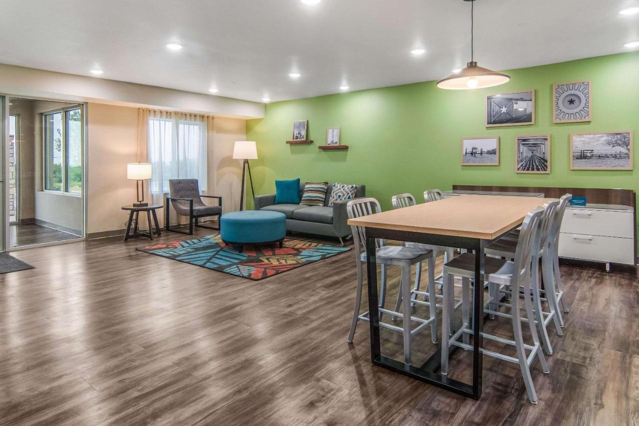 Hotel Woodspring North Ft Worth Alliance Tx Speedway *